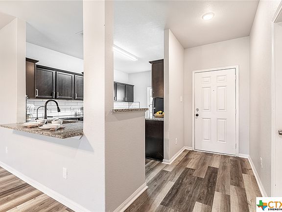 5th image of 220 Denson Ln #22C