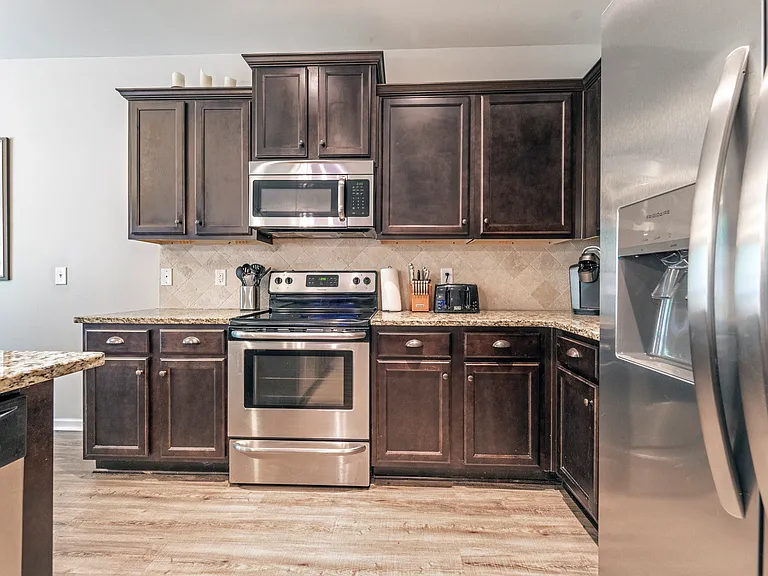 231 Claudia Dr — Photo 12