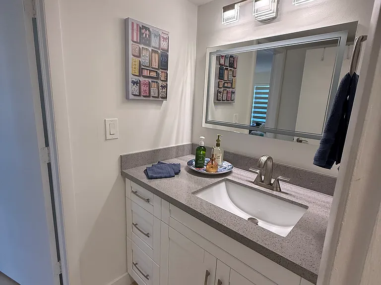 3215 N Ocean Dr #302 — Photo 7