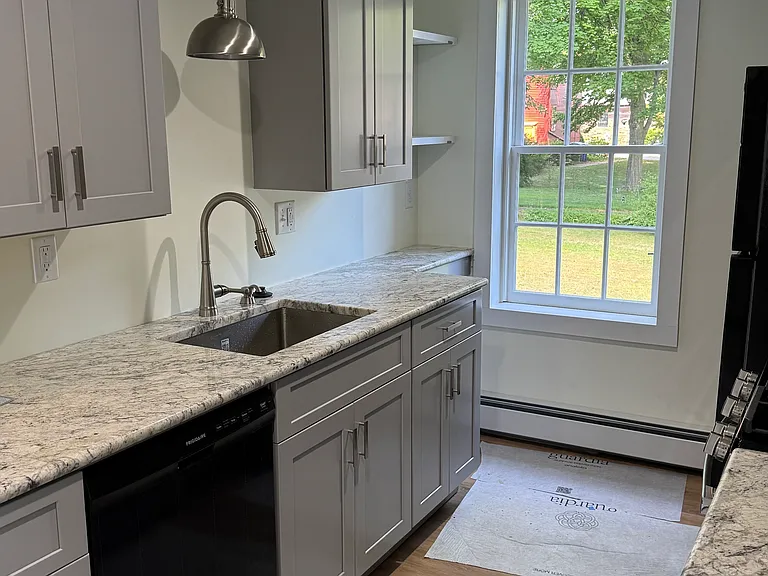 Kitchen (8 x 12)