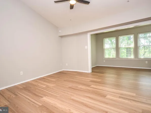 3313 Wyndham Cir APT 4209, Alexandria, VA 22302