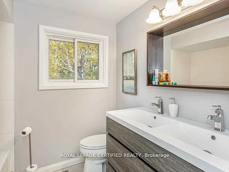 1466 Seagram Ave — Photo 17