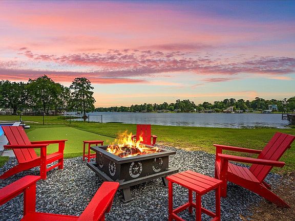 3rd image of 1317 Lakeview Dr