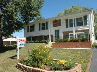 704 N York Rd, Sterling, VA 20164