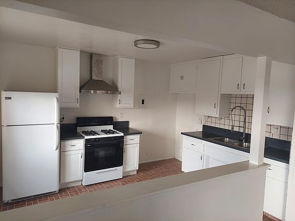 2nd image of 307 S El Dorado St