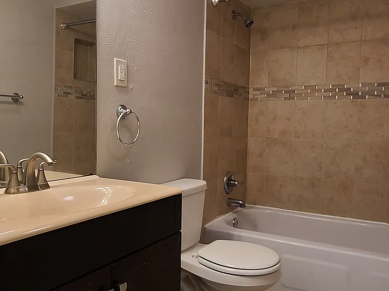 206 Stratford Ave #3 — Photo 9