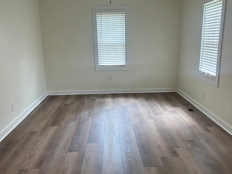 505 Liberty Rd — Photo 2