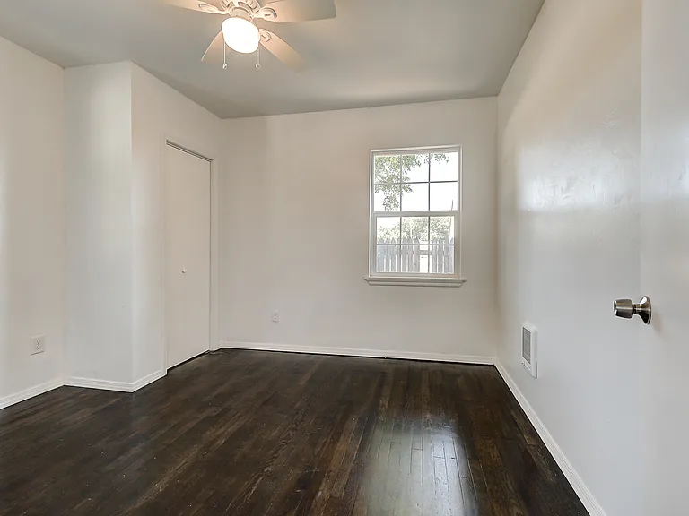 2416 SW 33rd St — Photo 18