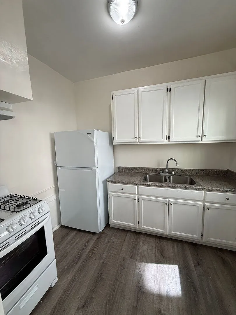 Studio, 1.0 bath, 289 sqft, $1,495 — Photo 3