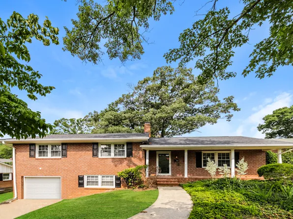 1538 Abbey Ct, Winston Salem, NC 27103
