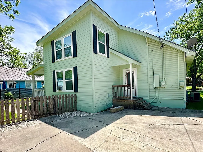 1501 S Church St #A — Photo 25
