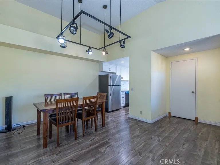 375 Stanford Ct #9 — Photo 4