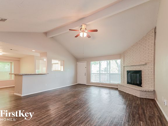 2nd image of 728 Southwynd Dr