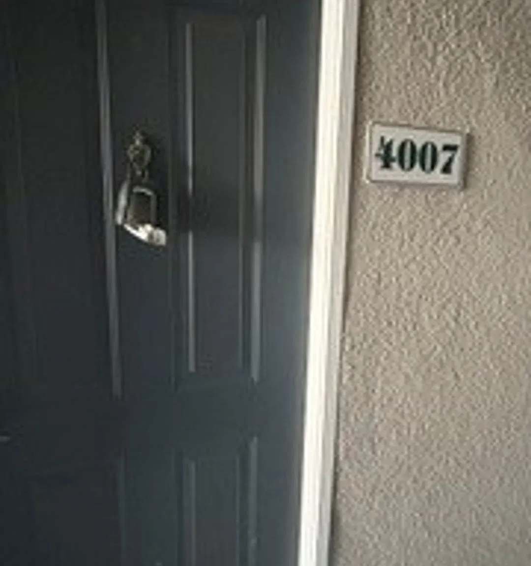 Beautiful 1BR/1BA corner unit featuring an enclosed balcony — Photo 1
