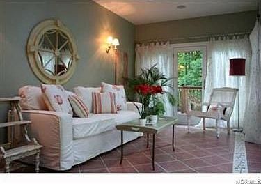 5th image of 80 Park Ln