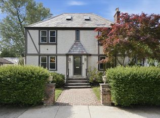 261-21 Pembroke Avenue, Great Neck, NY 11020