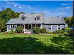 7 Woodman Rd, Amesbury, MA 01913