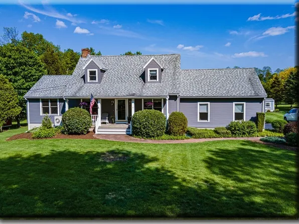 7 Woodman Rd, Amesbury, MA 01913