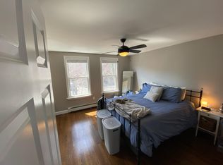 128 Everett St #3, Boston, MA 02128