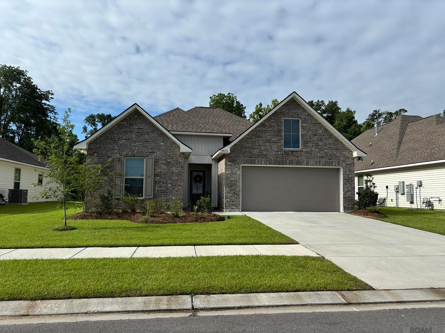3 bed, 1649 sqft, $2,300 — Photo 1