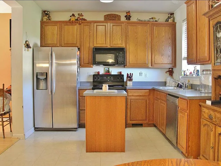 3704 Armory Ln — Photo 3