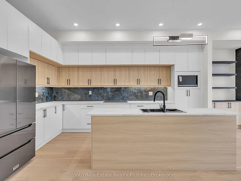 138 Bowie Ave — Photo 5