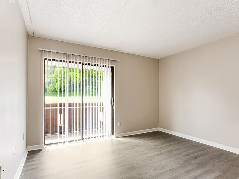 Ridge Terrace Apartments — Photo 7