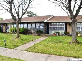 4B Yorkshire Ct, Manchester, NJ 08759