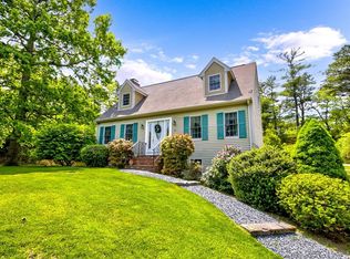 11 Hill Crest Dr, Buzzards Bay, MA 02532