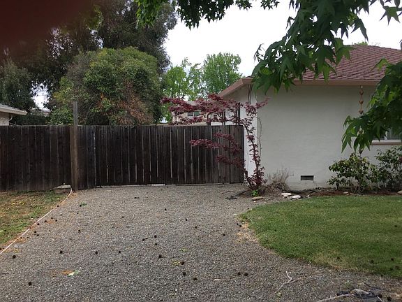 2nd image of 1110 Leslie Dr
