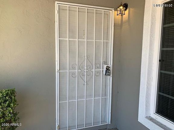 2nd image of 2609 W Morten Ave Unit 1