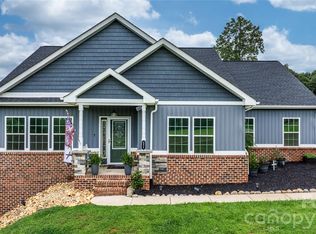 111 Pinewood Rd, Granite Falls, NC 28630