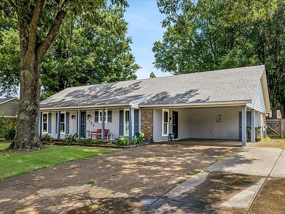 3rd image of 3284 Altruria Rd