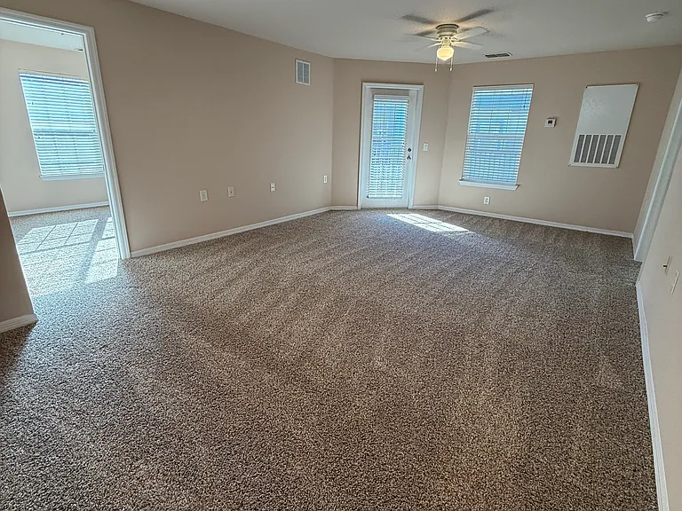 1640 Villa Capri Cir #308 — Photo 8