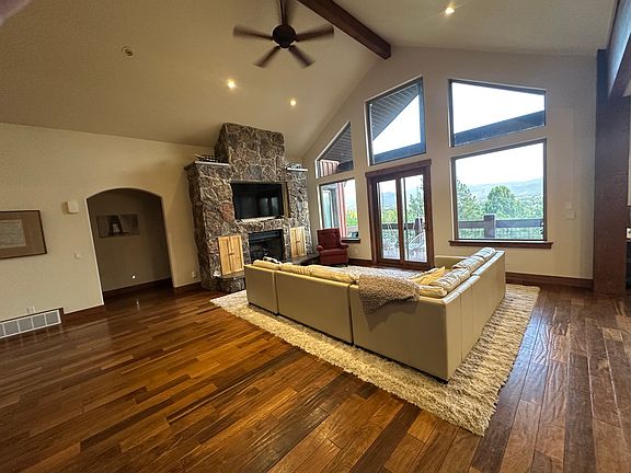 3rd image of 620 Ridge Dr