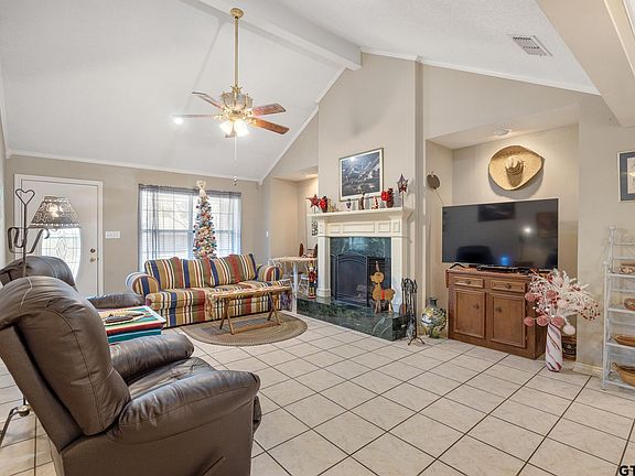 3rd image of 817 Corey Dr