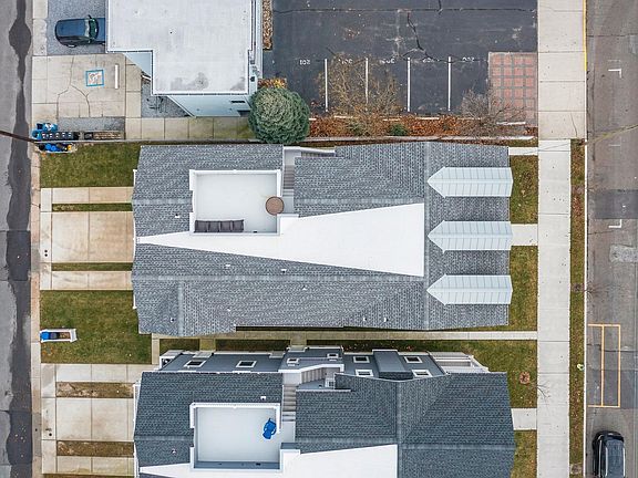 4th image of 1116 Wesley Ave