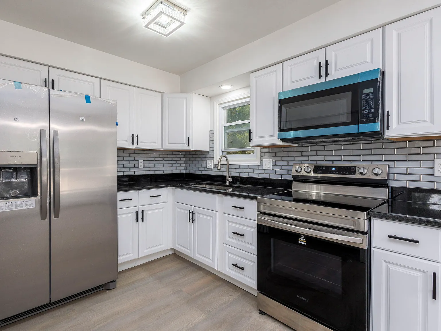 3 bed, 1008 sqft, $1,650 — Photo 3