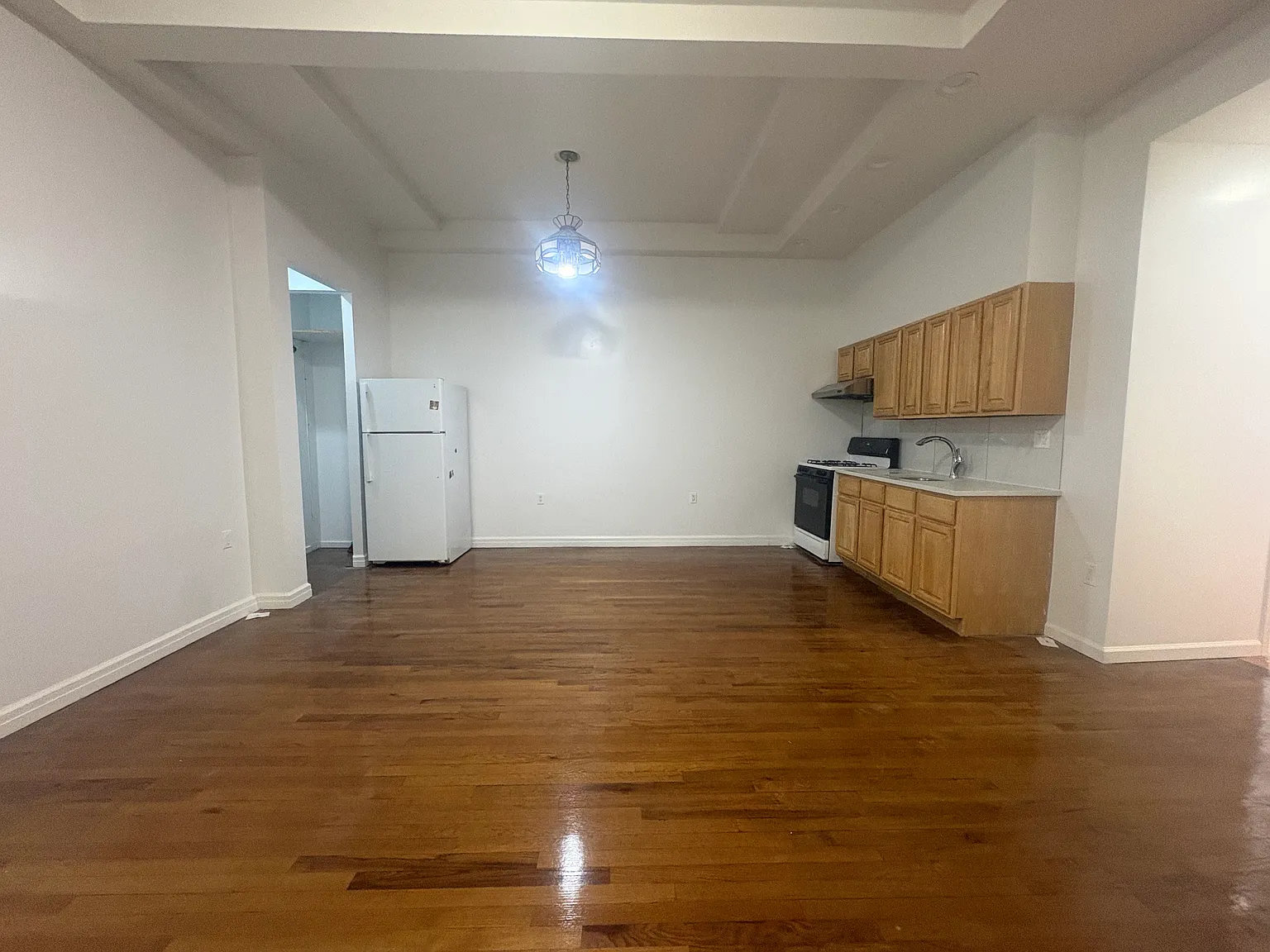 2 bed, 800 sqft, $2,800 — Photo 3