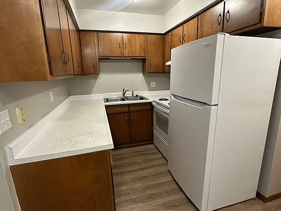 3rd image of 1805 Westplains Dr #2