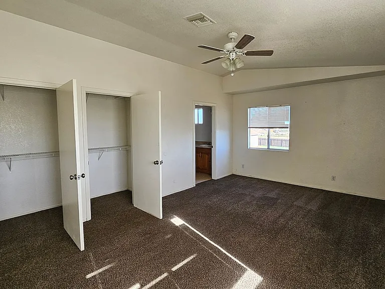20300 Graham St — Photo 6