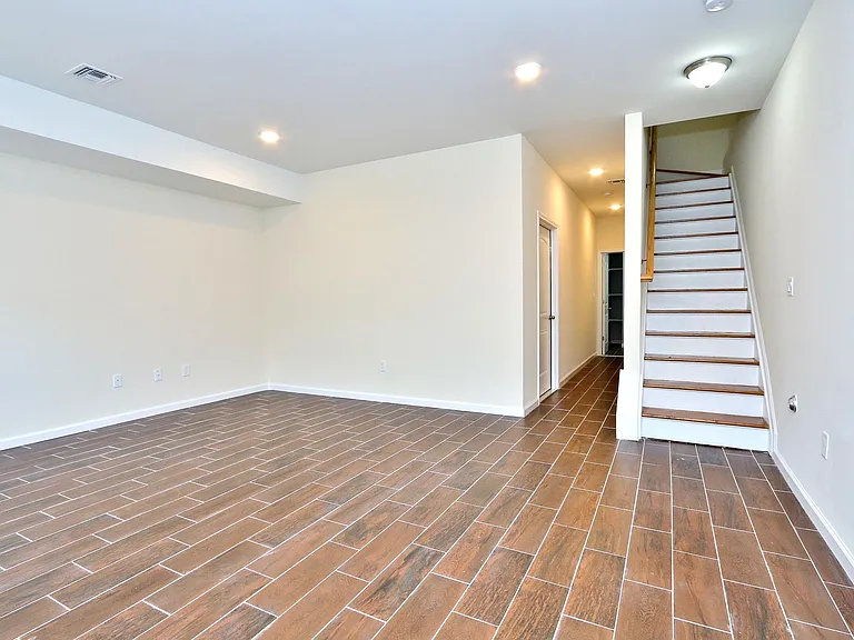 70 Erie St #1 — Photo 19