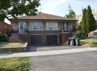 4 Lockington Ct, Toronto, ON M9M2C5