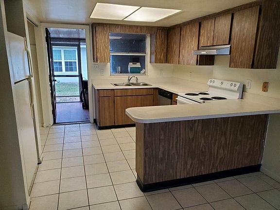 4th image of 3225 Skyview Dr
