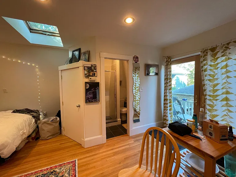 7 Fairfield St #7R — Photo 6