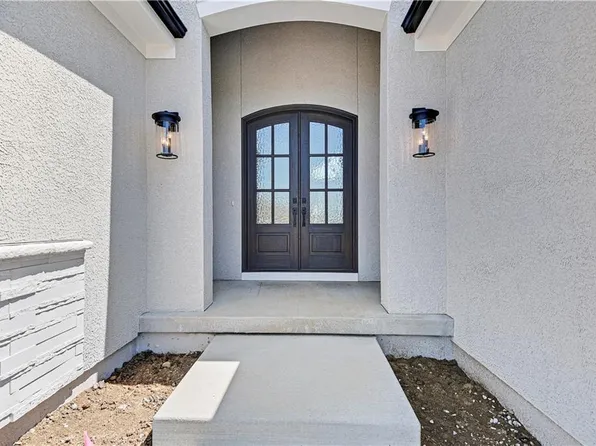 22141 W 94th Ter, Lenexa, KS 66220