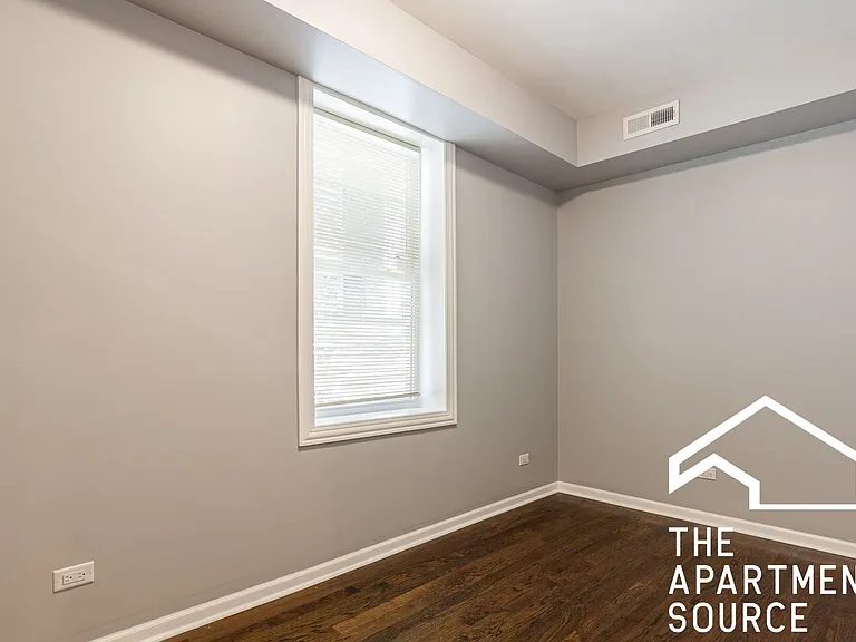 2525 W Division St — Photo 14