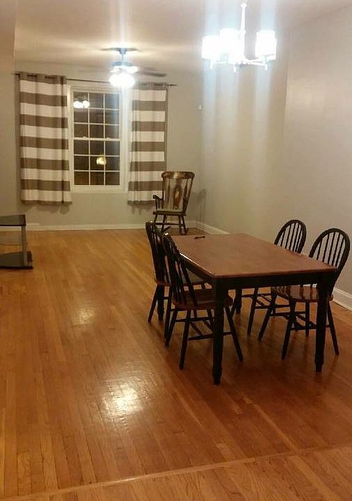2nd image of 4111 N Lincoln Ave