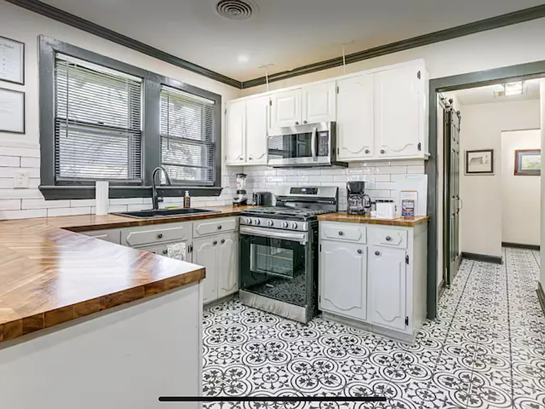 806 Garland St — Photo 10