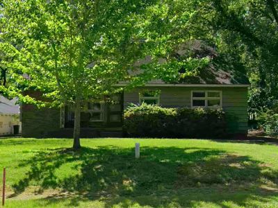 (Undisclosed Address), Carbondale, IL, 62901